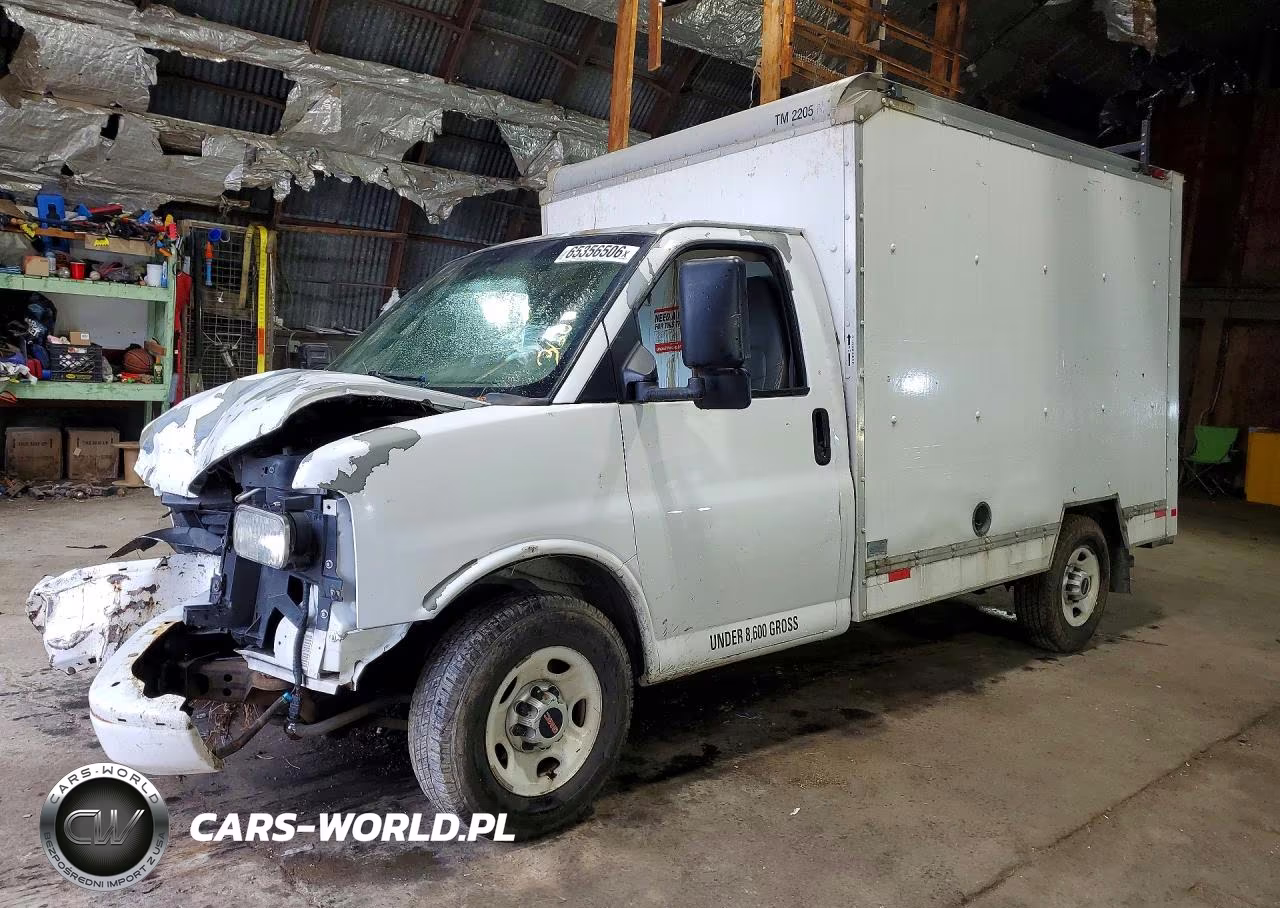 2011 GMC Savana Cutaway G3500