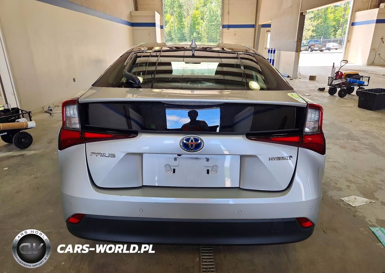 2021 Toyota Prius Le VIN:JTDKAMFU1M3135175 - 6