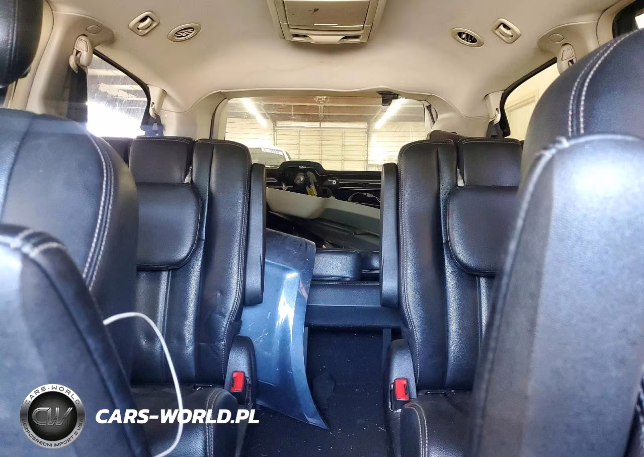 2014 Chrysler Town & Country Touring VIN:2C4RC1BG1ER434729 - 10