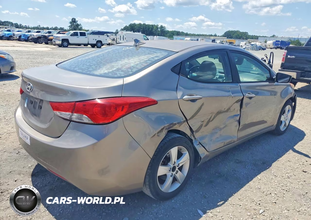 2013 Hyundai Elantra Gls VIN:5NPDH4AE5DH265632 - 3