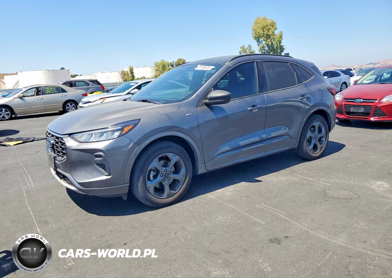 2023 Ford Escape St Line