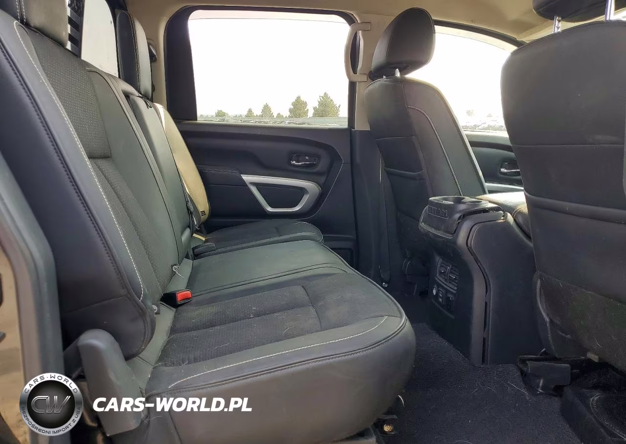 2019 Nissan Titan Pro-4X VIN:1N6AA1E59KN519448 - 10