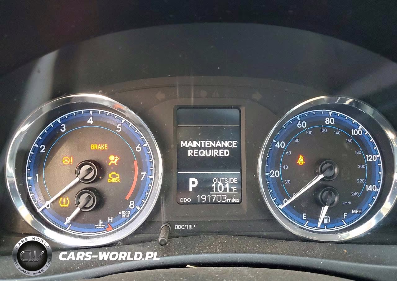 2017 Toyota Corolla Le VIN:5YFBURHE2HP670975 - 9