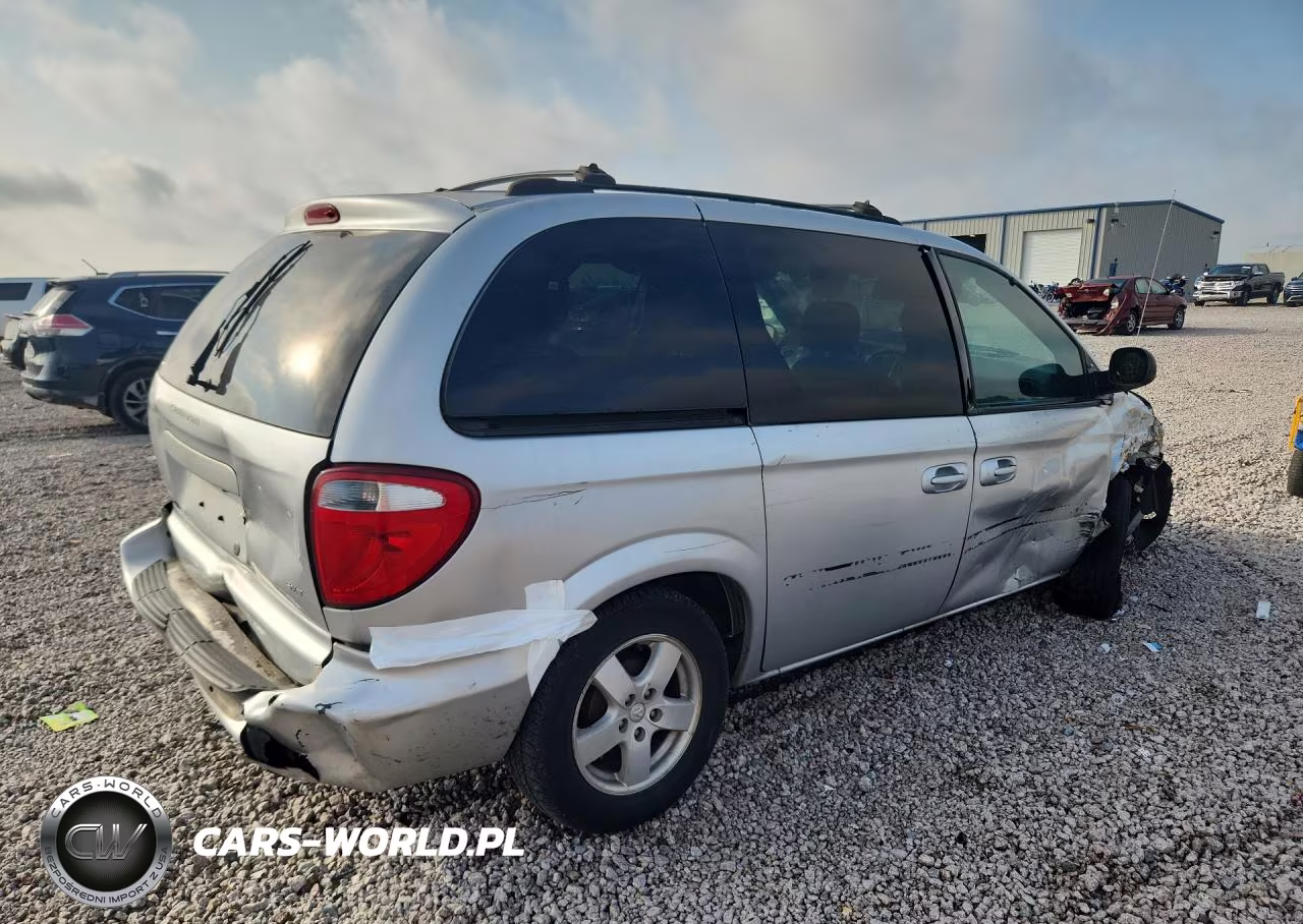 2005 Dodge Caravan Sxt VIN:1D4GP45R95B140815 - 3