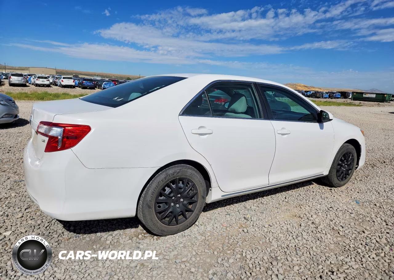 2013 Toyota Camry Le VIN:4T1BF1FK3DU228476 - 3