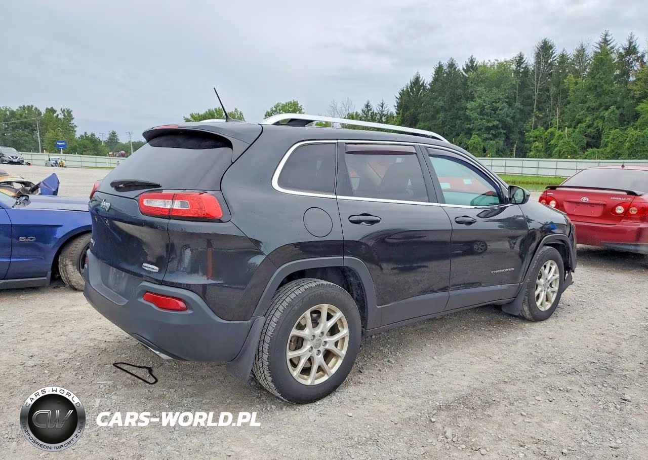 2015 Jeep Cherokee Latitude VIN:1C4PJMCS7FW614887 - 3