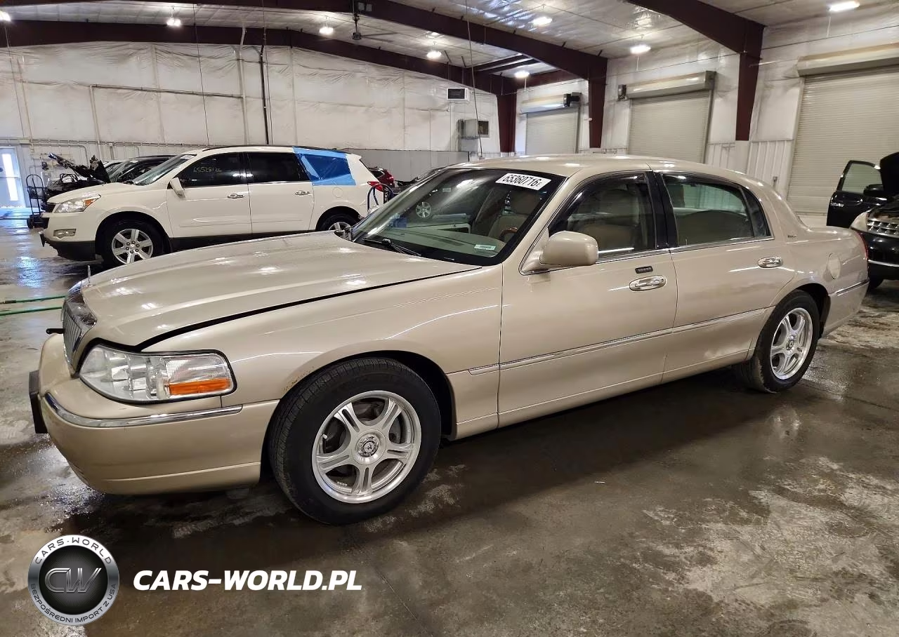 2004 Lincoln Town Car Ultimate