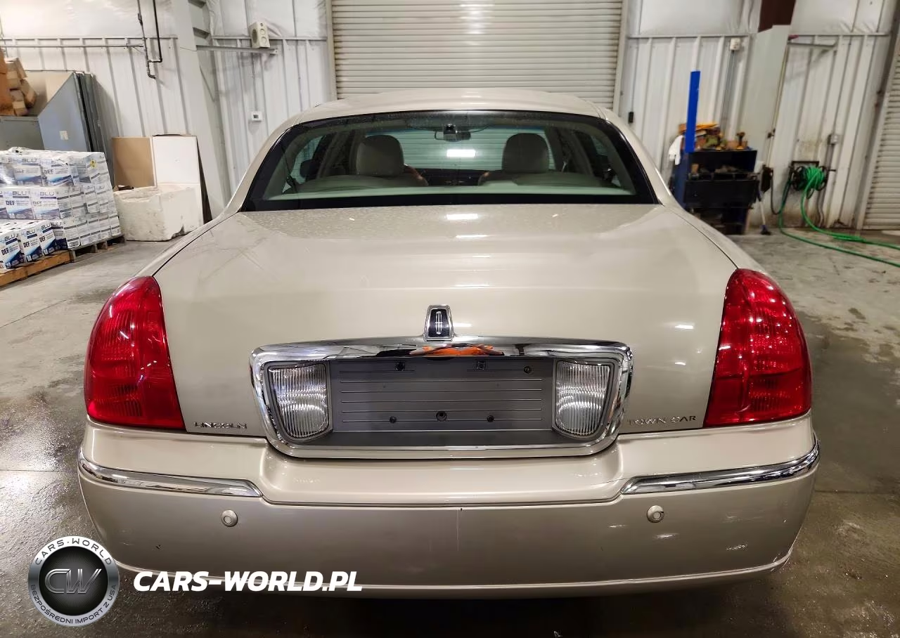 2004 Lincoln Town Car Ultimate VIN:1LNHM83W84Y665527 - 6