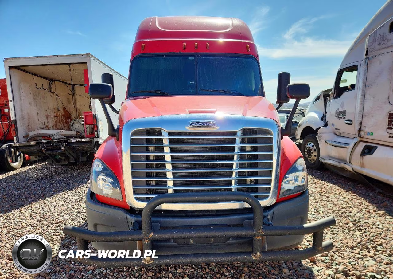 2018 Freightliner Cascadia 125 Semi Truck VIN:3AKJGLDR8JSJE9338 - 5