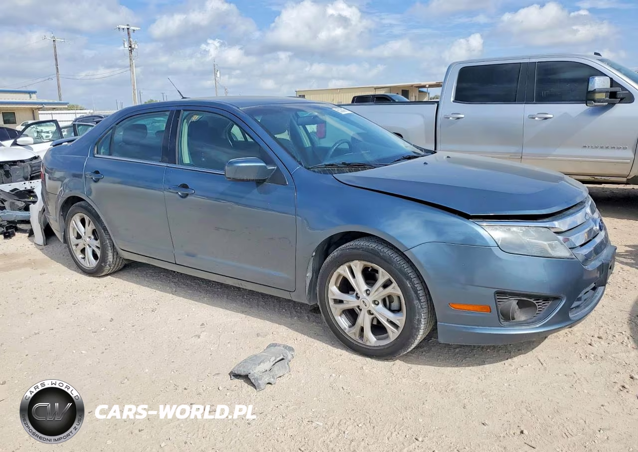 2012 Ford Fusion Se VIN:3FAHP0HG8CR247907 - 4