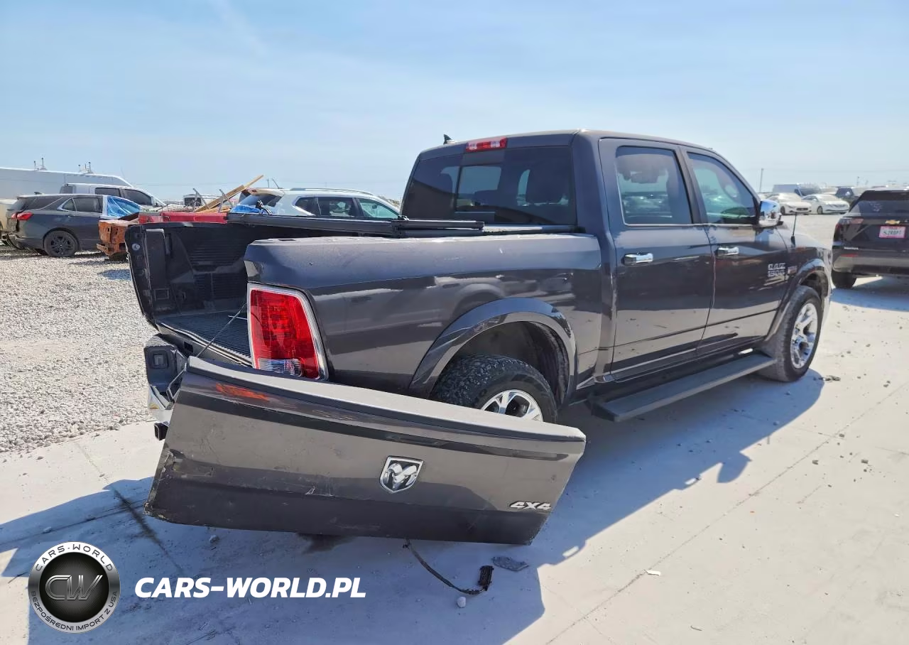 2017 Ram 1500 Laramie VIN:1C6RR7NT1HS607668 - 3