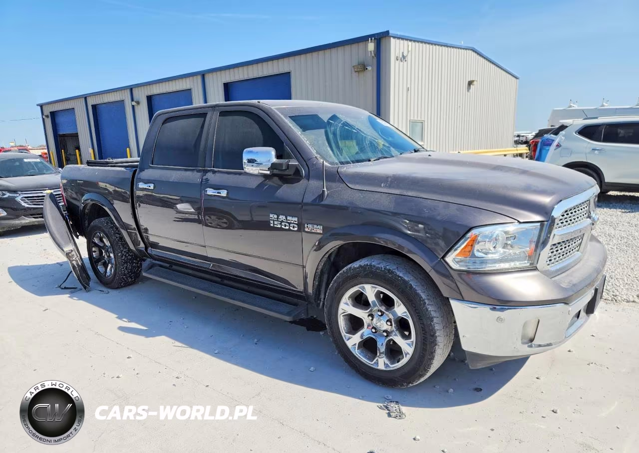 2017 Ram 1500 Laramie VIN:1C6RR7NT1HS607668 - 4