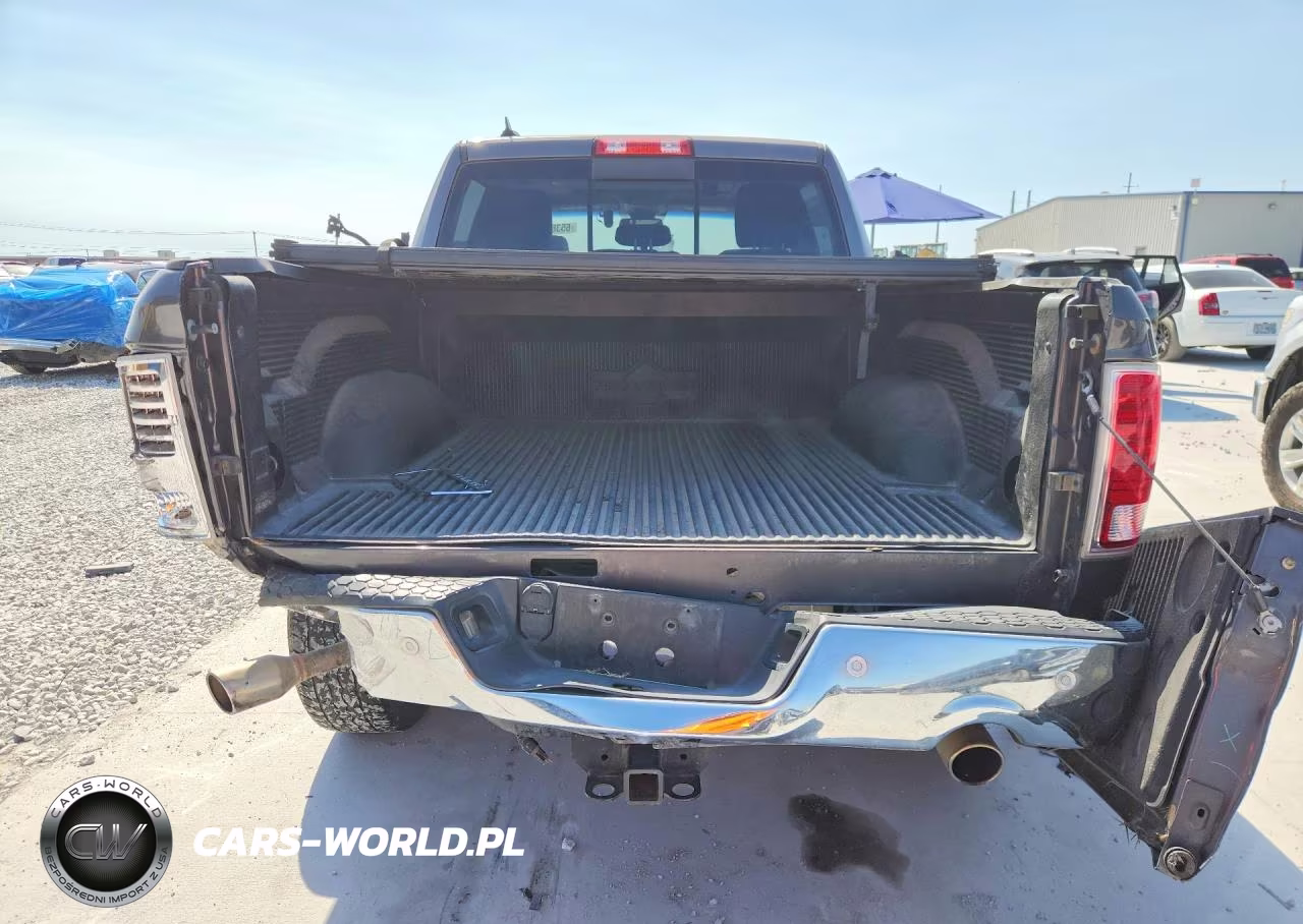 2017 Ram 1500 Laramie VIN:1C6RR7NT1HS607668 - 6