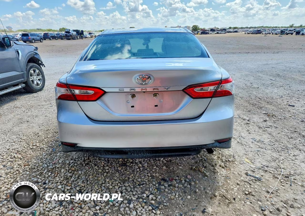 2018 Toyota Camry L VIN:4T1B11HK9JU089381 - 6