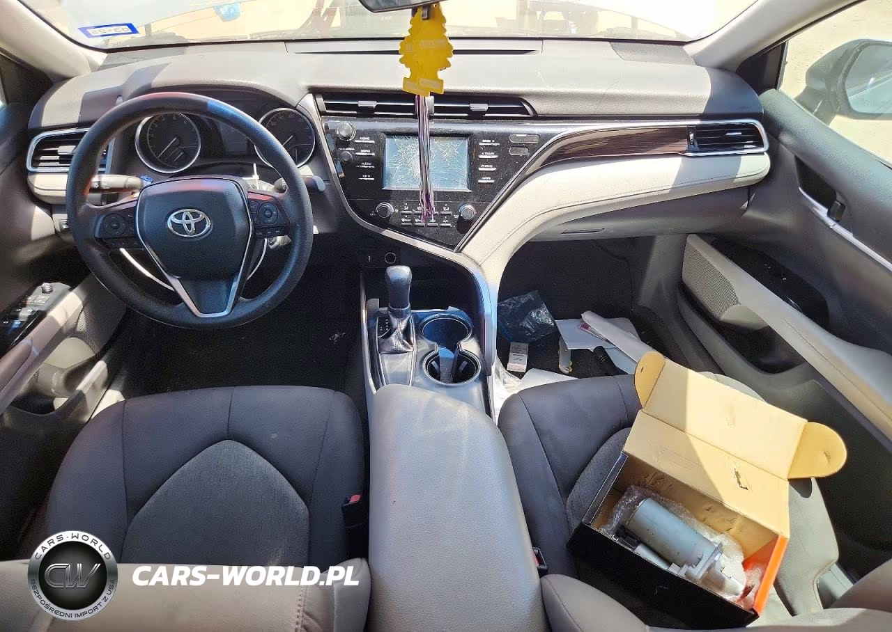 2018 Toyota Camry L VIN:4T1B11HK9JU089381 - 8