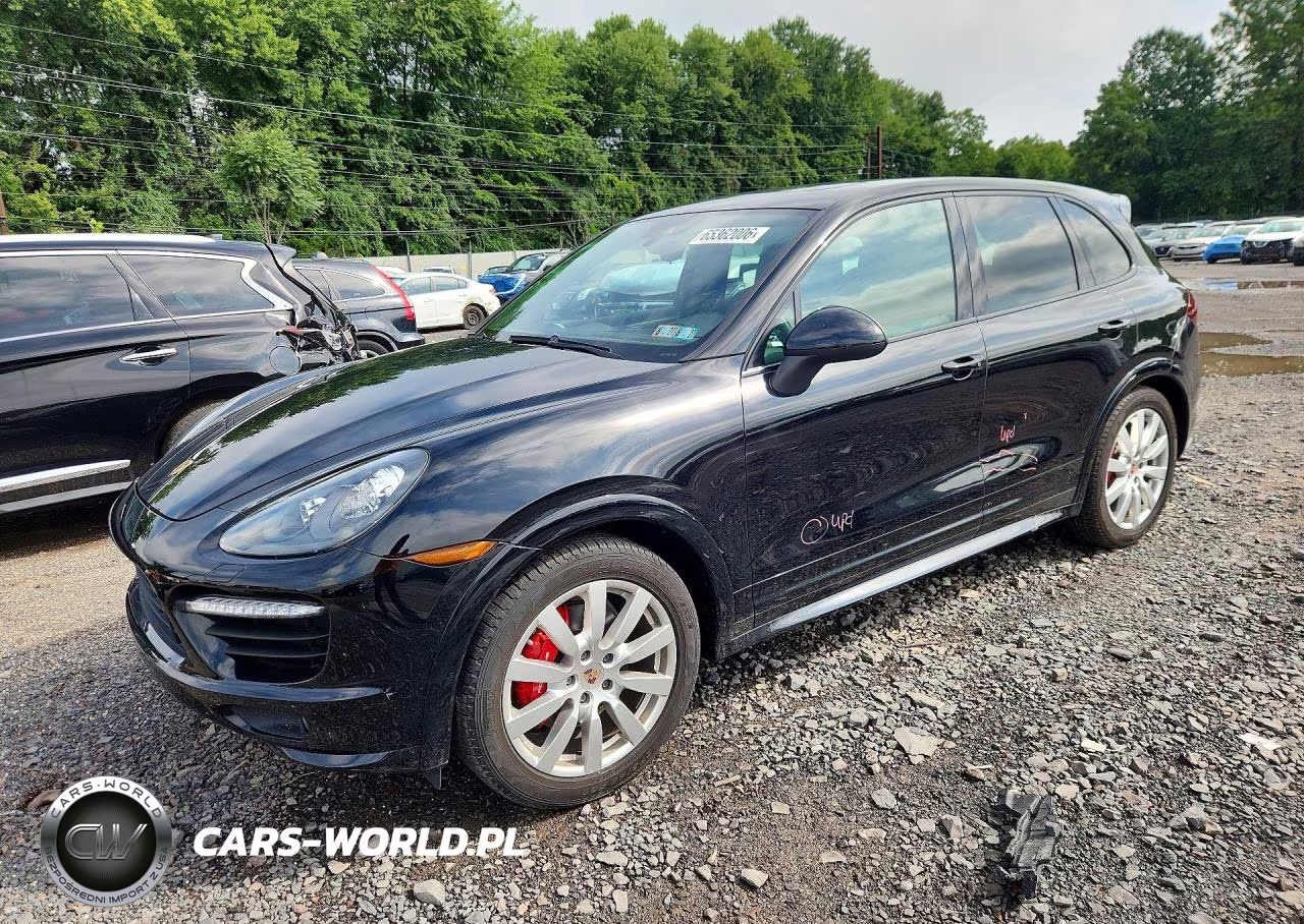 2014 Porsche Cayenne Gts