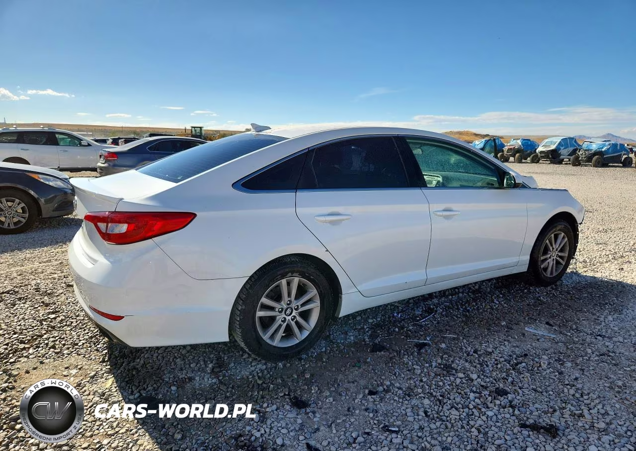 2015 Hyundai Sonata Se VIN:5NPE24AF9FH015893 - 3