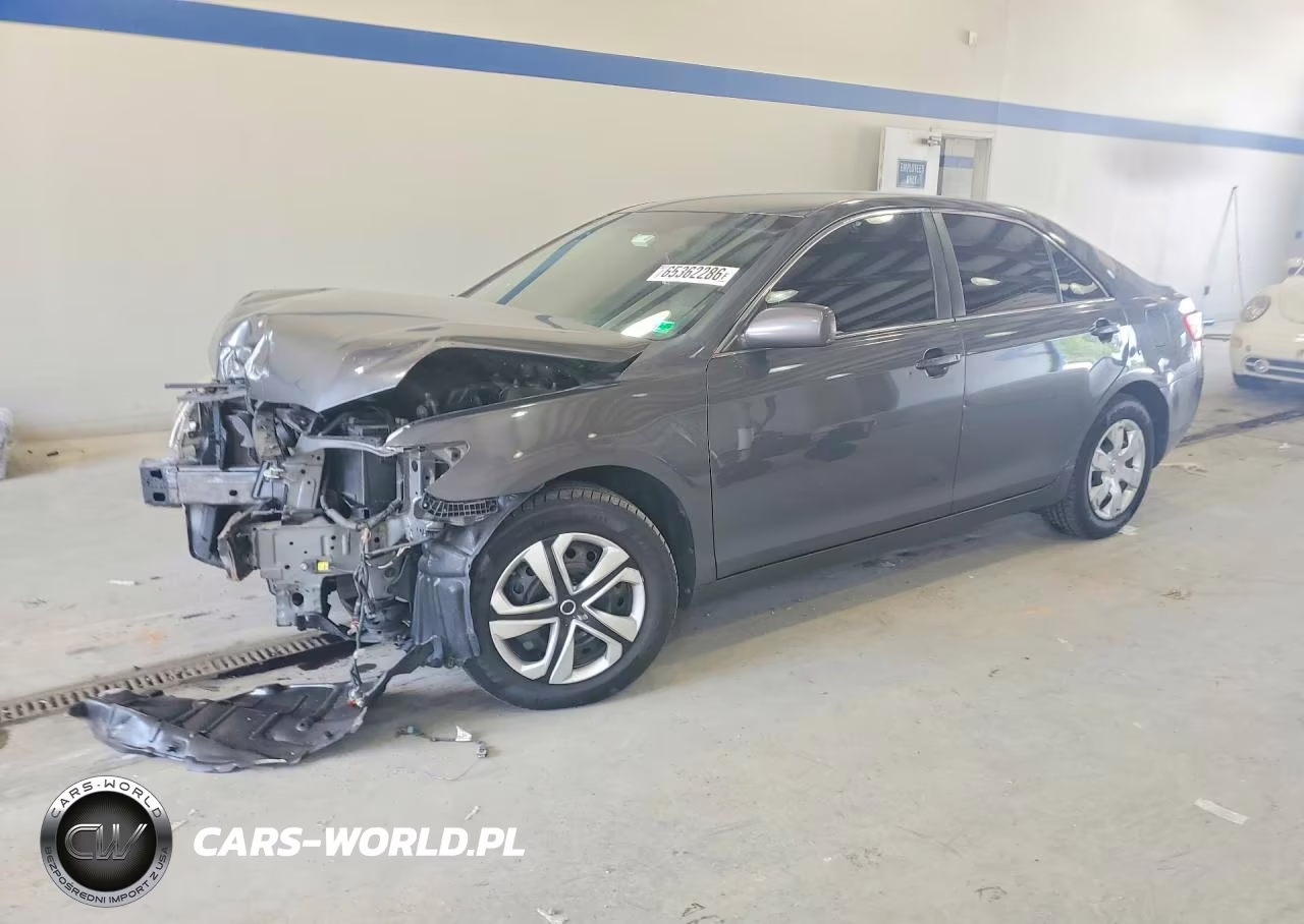 2009 Toyota Camry Le – zdjęcie 1 z 13