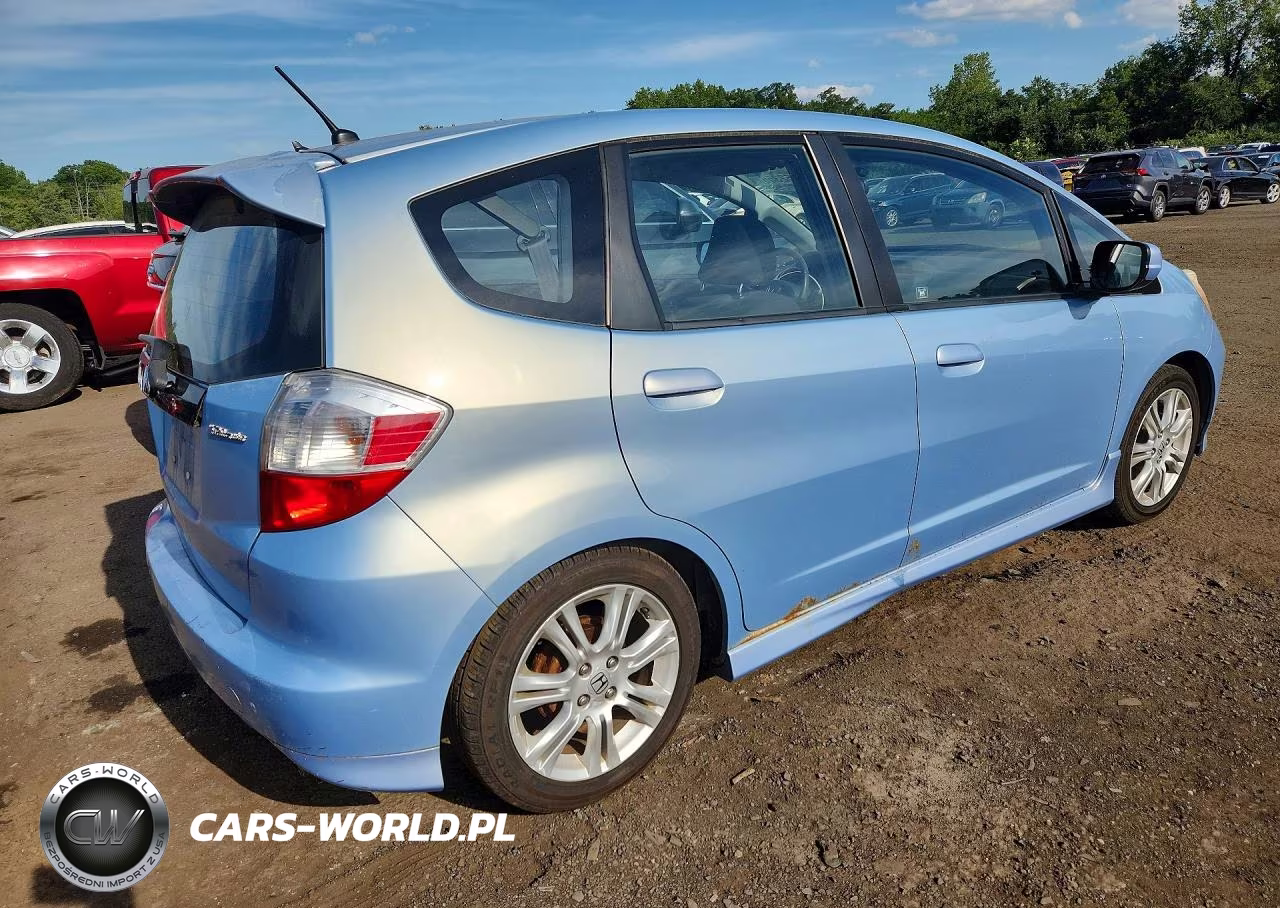 2010 Honda Fit Sport VIN:JHMGE8H40AC009866 - 3