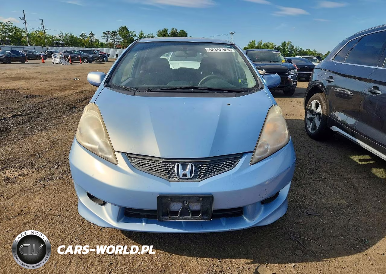 2010 Honda Fit Sport VIN:JHMGE8H40AC009866 - 5