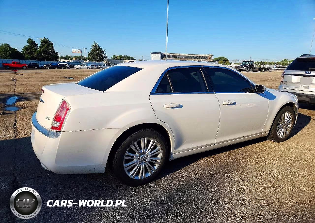 2014 Chrysler 300 VIN:2C3CCARG7EH356155 - 3