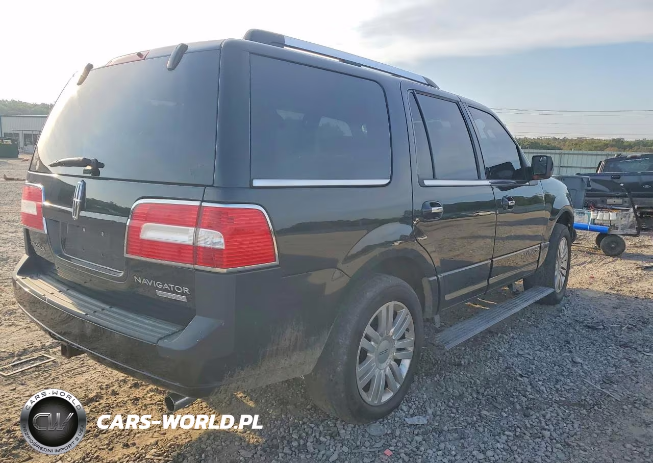 2014 Lincoln Navigator VIN:5LMJJ2J57EEL04646 - 3