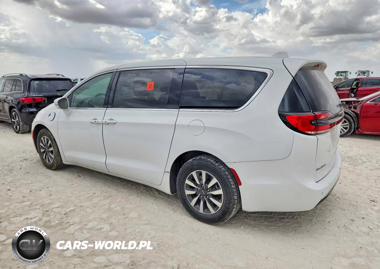 2022 Chrysler Pacifica Hybrid Touring L VIN:2C4RC1L74NR173840 - 2