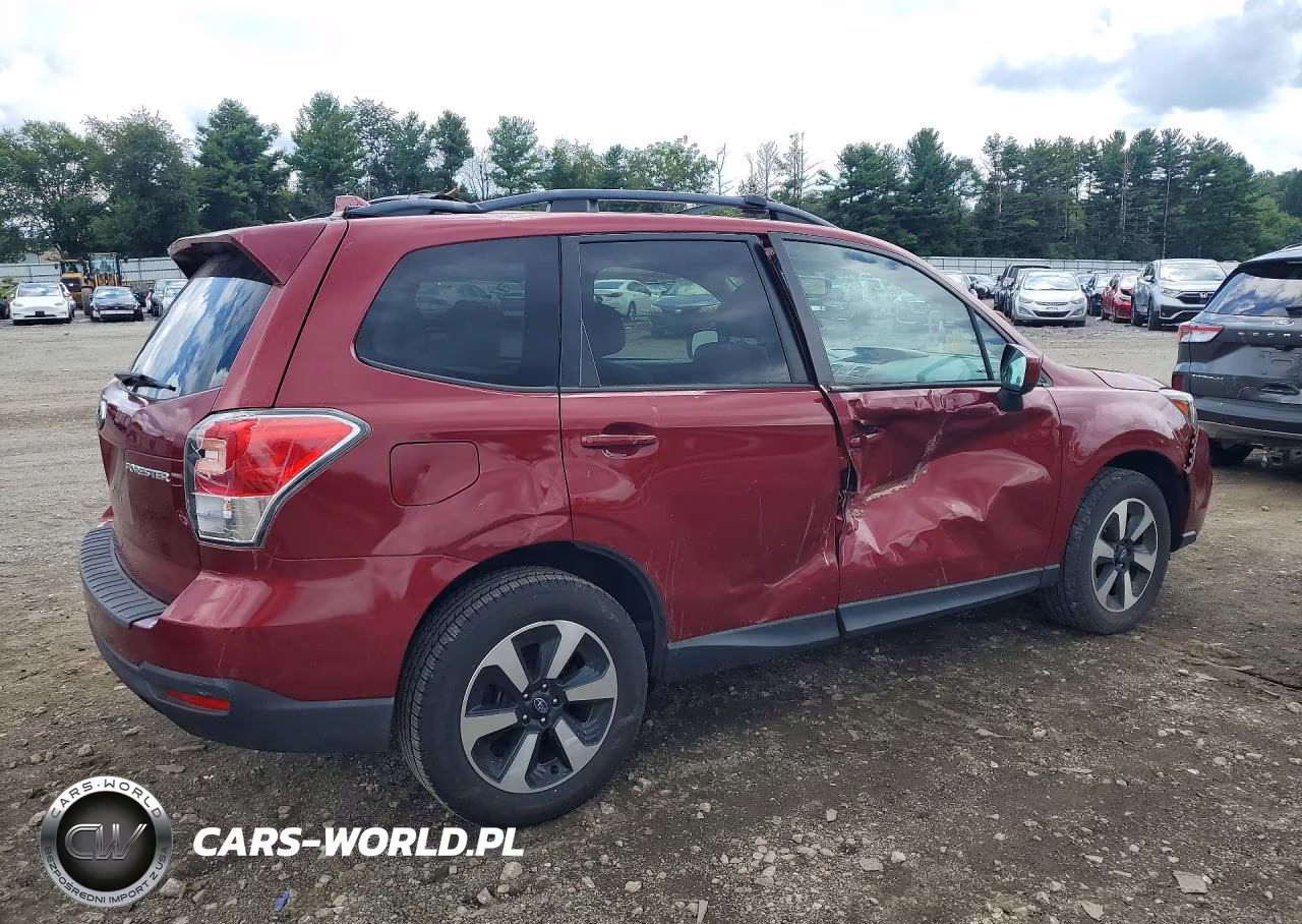 2018 Subaru Forester 2.5I Premium VIN:JF2SJAEC5JH588304 - 3