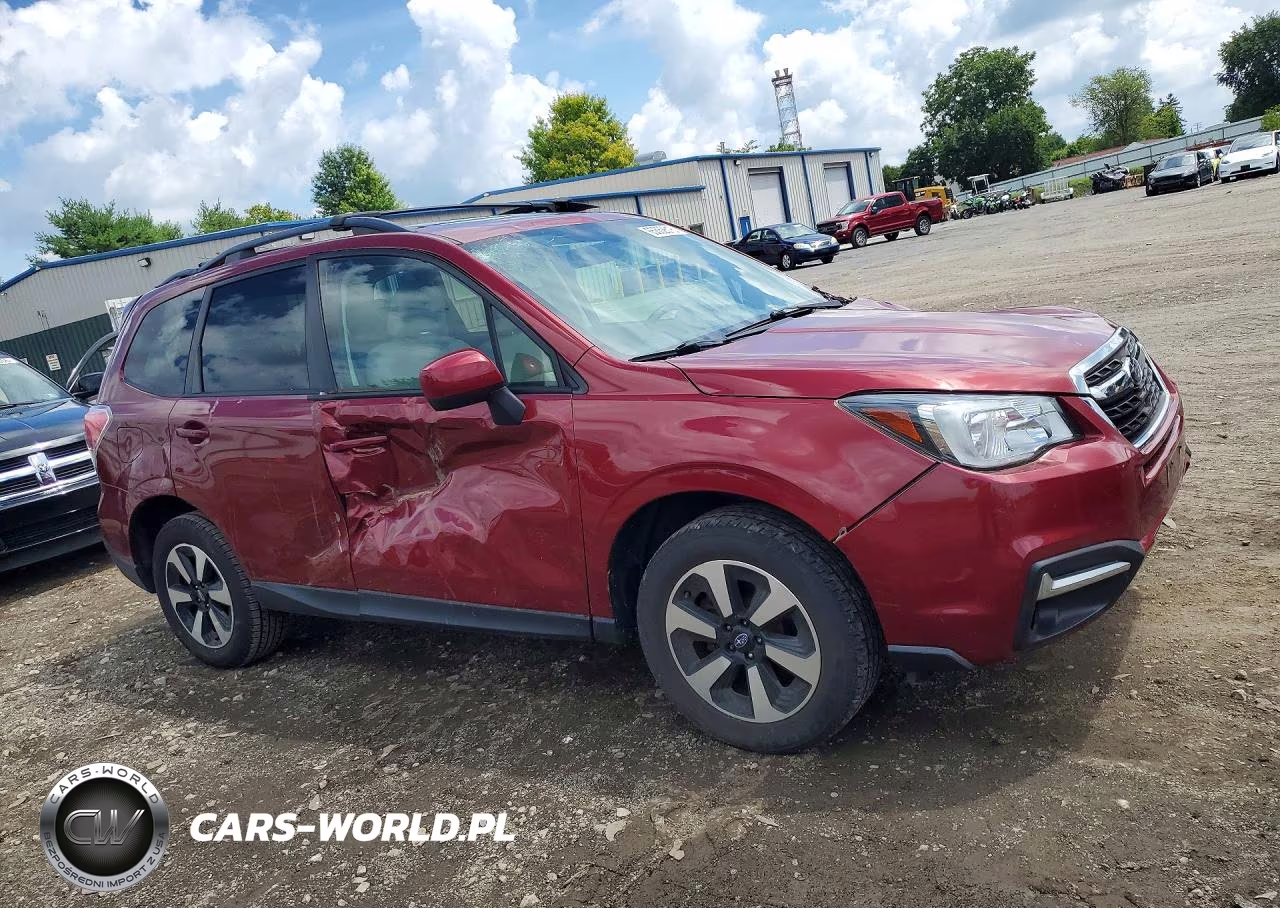 2018 Subaru Forester 2.5I Premium VIN:JF2SJAEC5JH588304 - 4