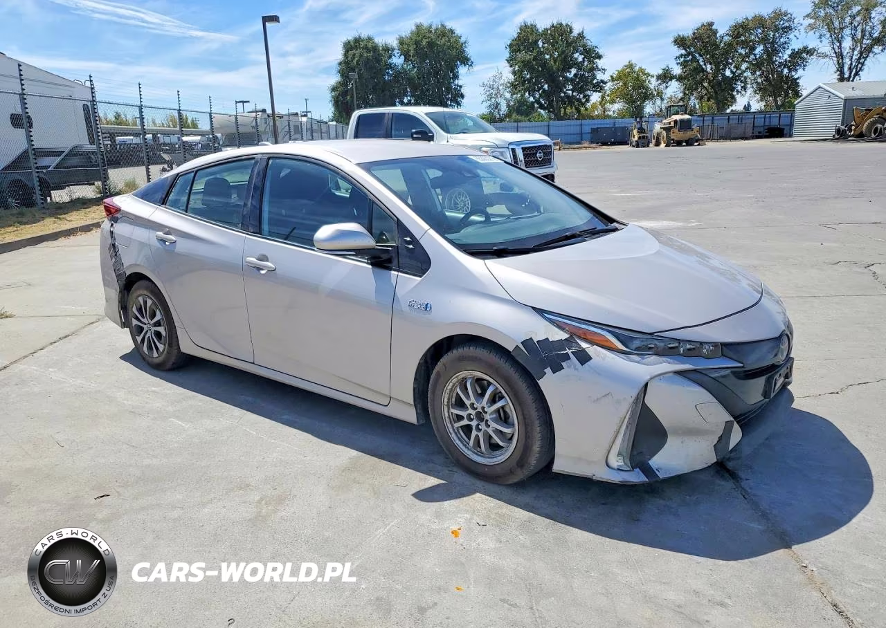 2020 Toyota Prius Prime Le VIN:JTDKARFP9L3147810 - 4