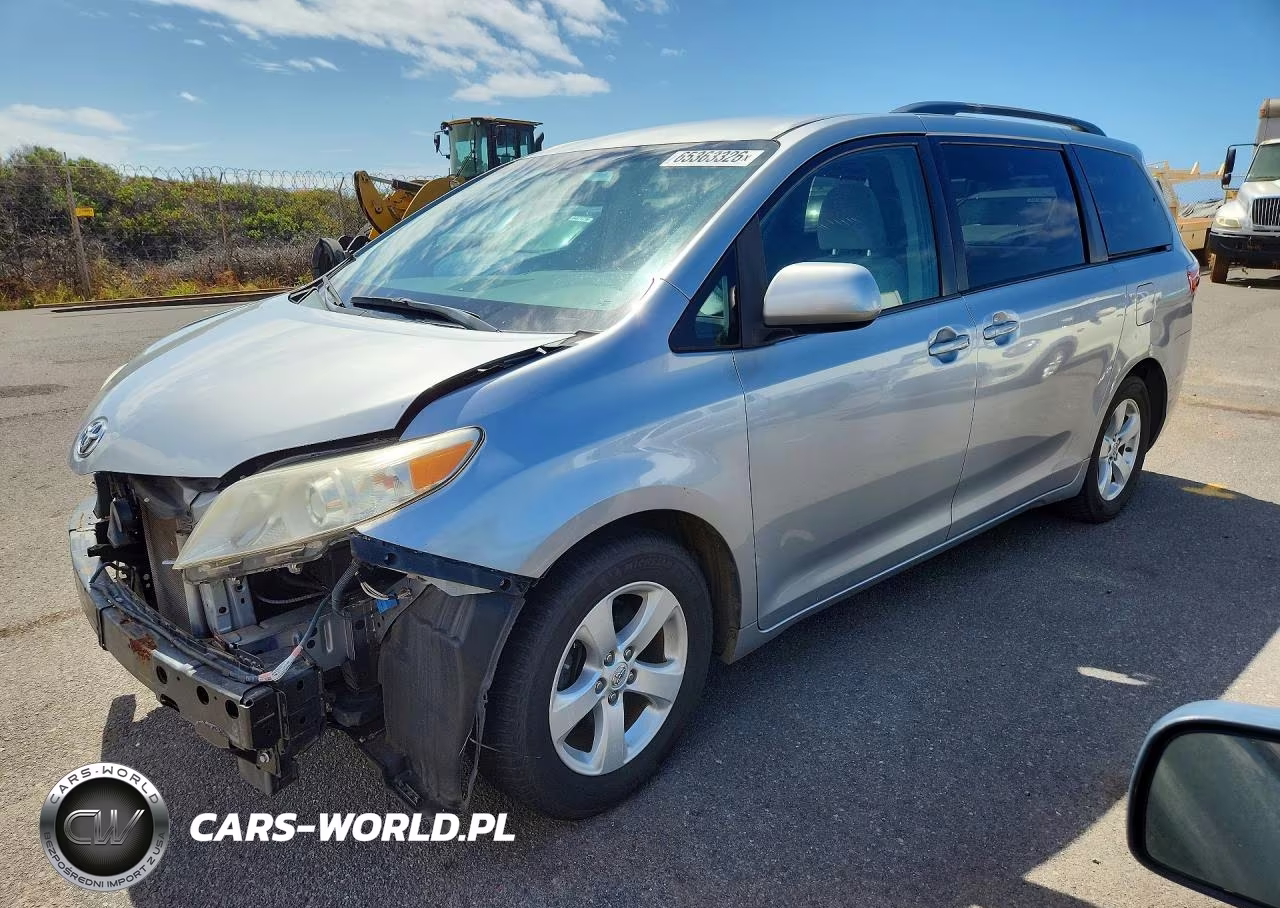 2015 Toyota Sienna Le