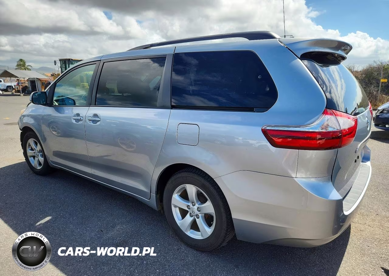 2015 Toyota Sienna Le VIN:5TDKK3DC2FS532140 - 2