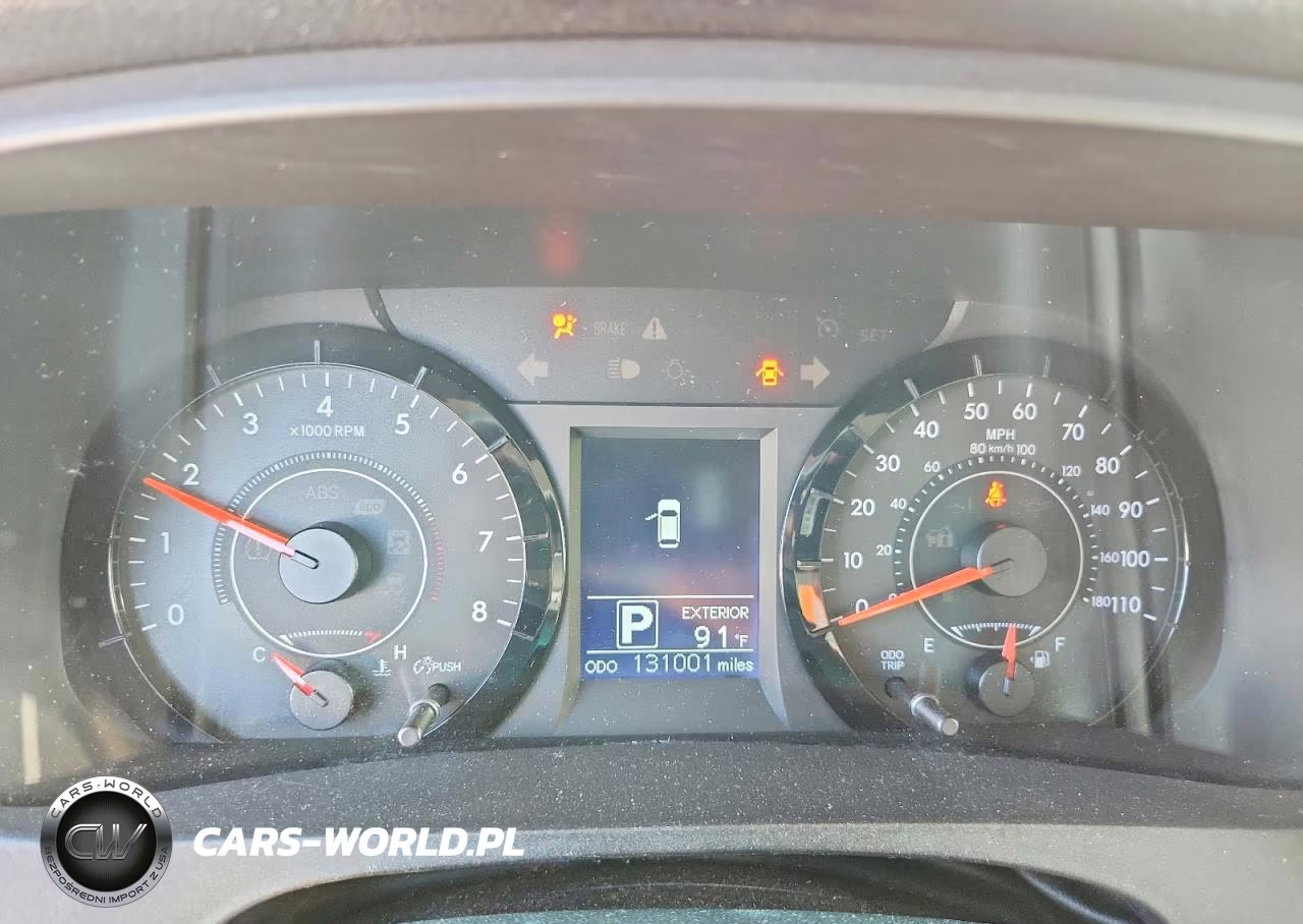 2015 Toyota Sienna Le VIN:5TDKK3DC2FS532140 - 9