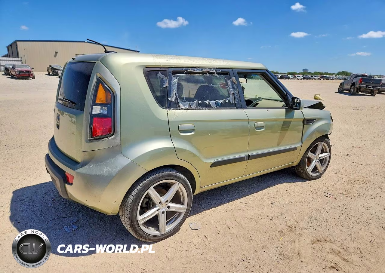 2010 Kia Soul + VIN:KNDJT2A2XA7044264 - 3