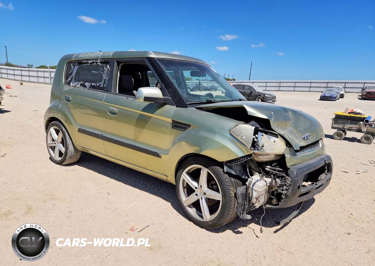 2010 Kia Soul + VIN:KNDJT2A2XA7044264 - 4
