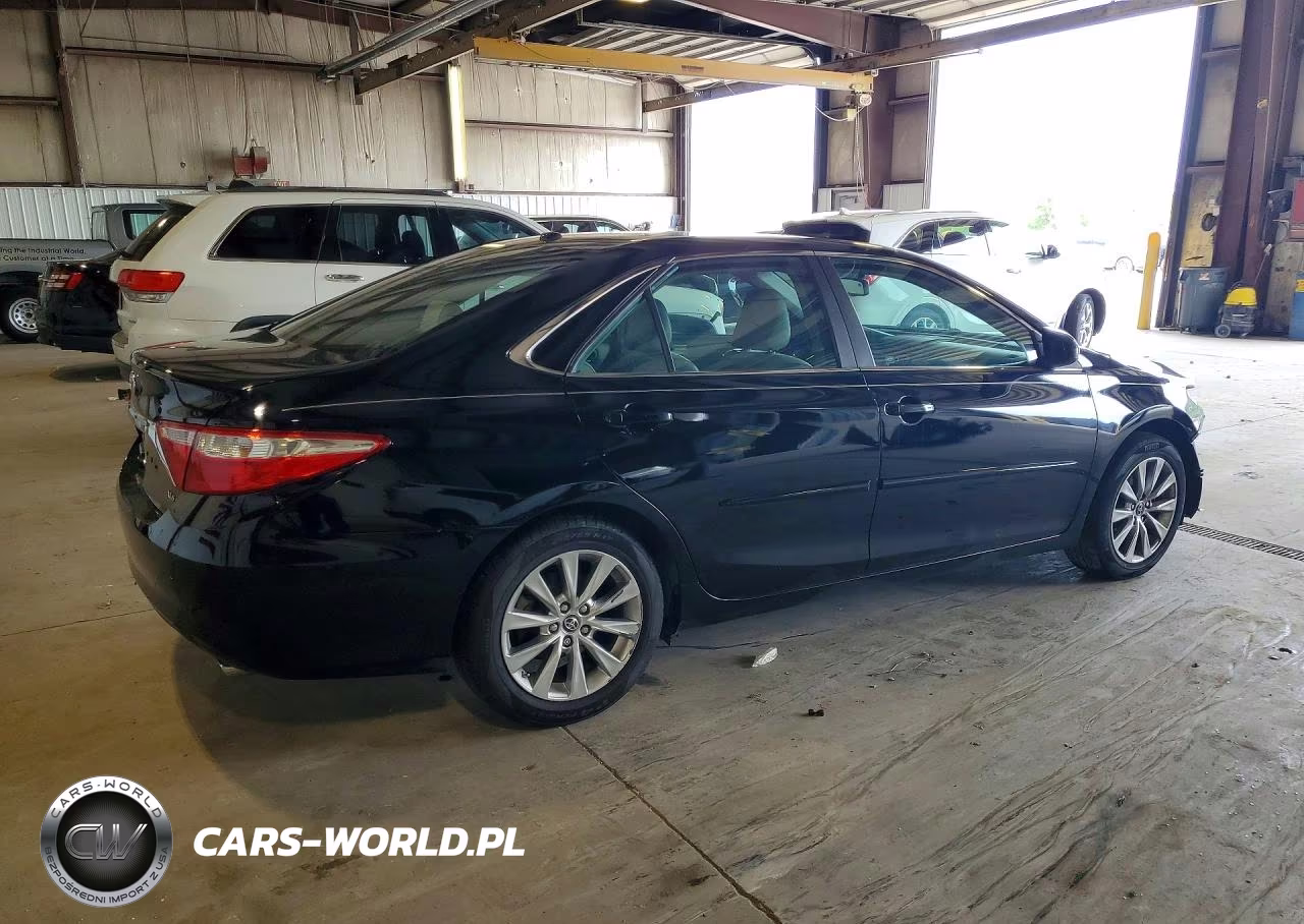 2017 Toyota Camry Xle VIN:4T1BF1FK3HU350082 - 3