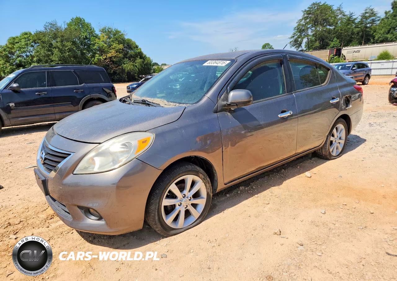 2014 Nissan Versa 1.6 S – zdjęcie 1 z 12