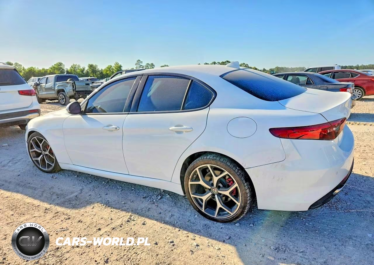 2018 Alfa Romeo Giulia Ti VIN:ZARFAECN6J7592448 - 2