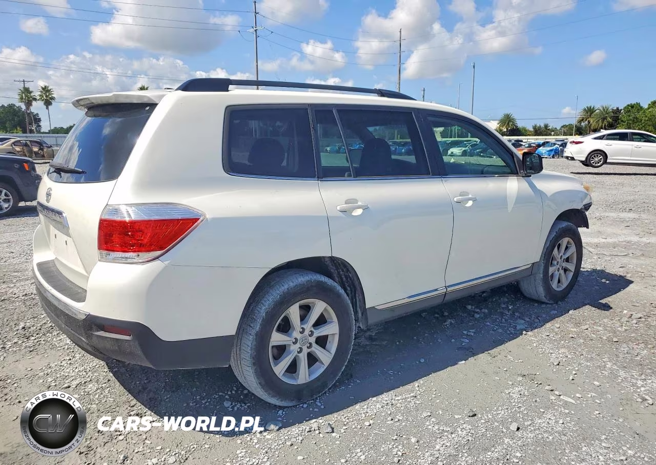 2011 Toyota Highlander Base VIN:5TDZK3EH2BS036824 - 3
