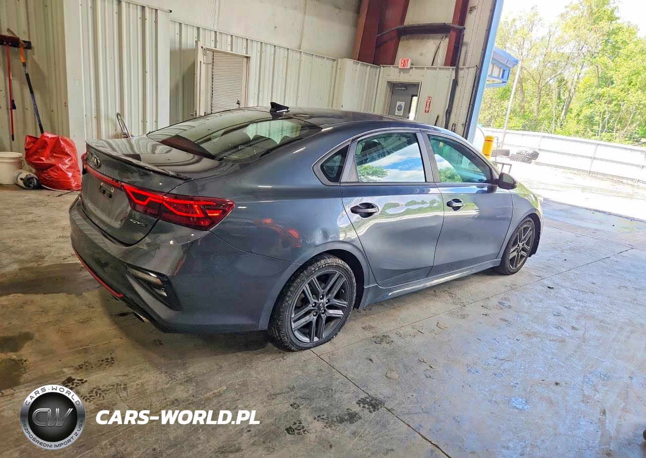 2021 Kia Forte Gt Line VIN:3KPF34AD0ME382943 - 3