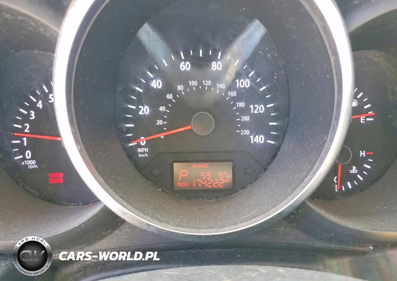 2012 Kia Soul + VIN:KNDJT2A61C7380844 - 9