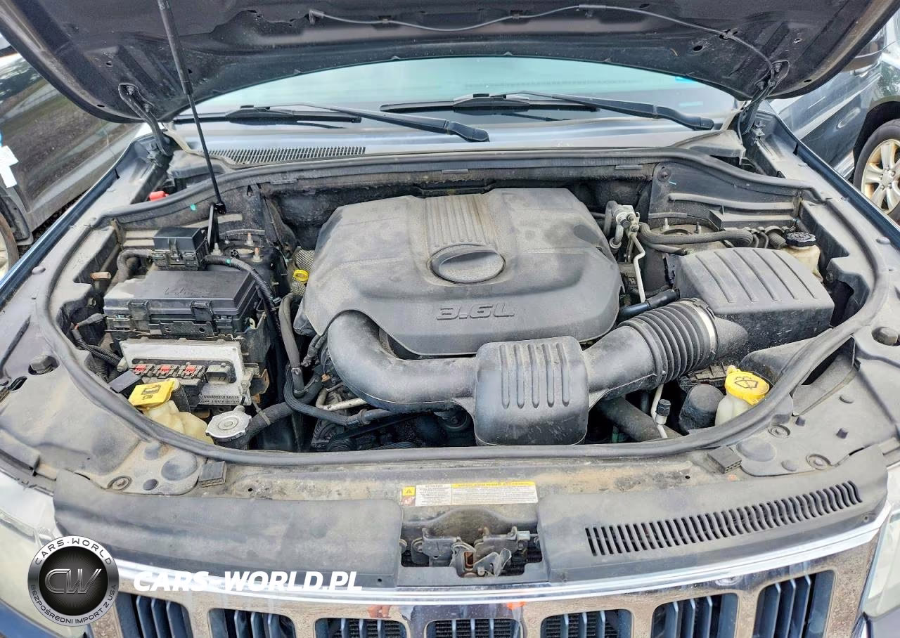 2011 Jeep Grand Cherokee Laredo VIN:1J4RR4GG2BC656638 - 11