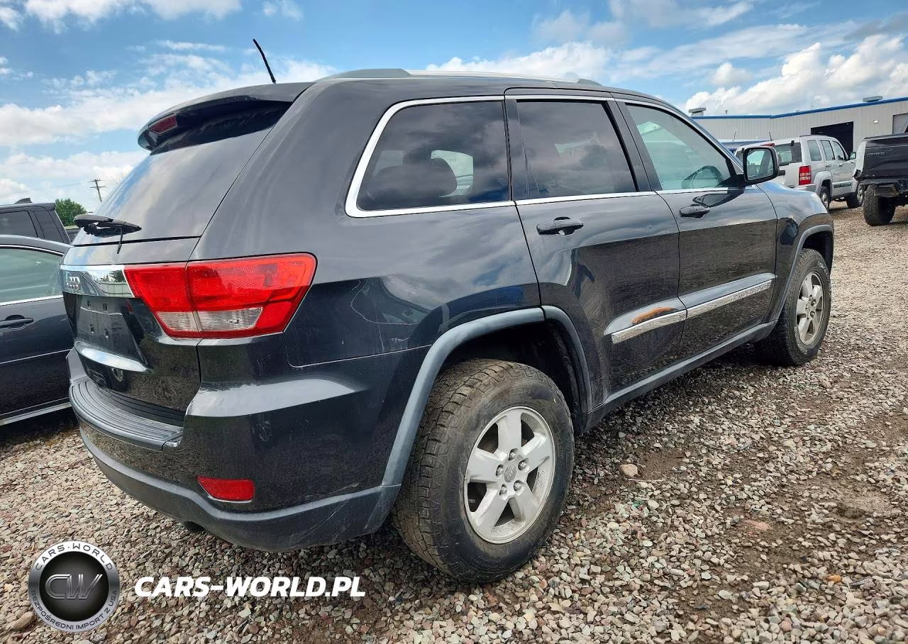 2011 Jeep Grand Cherokee Laredo VIN:1J4RR4GG2BC656638 - 3