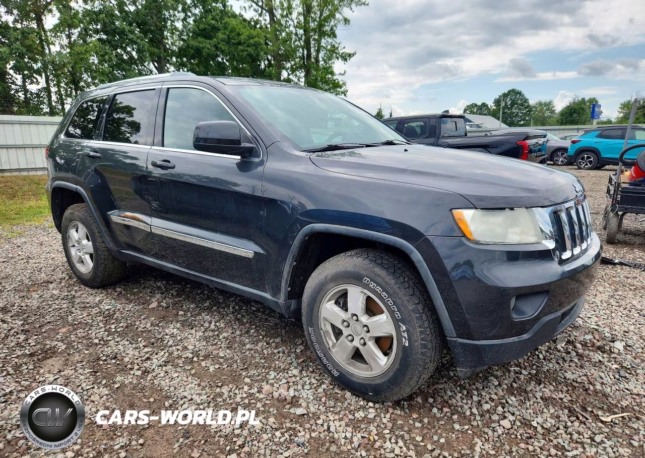 2011 Jeep Grand Cherokee Laredo VIN:1J4RR4GG2BC656638 - 4