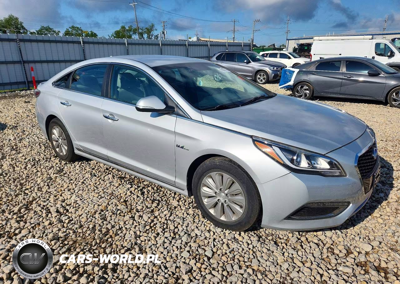 2017 Hyundai Sonata Hybrid Se VIN:KMHE24L10HA054590 - 4