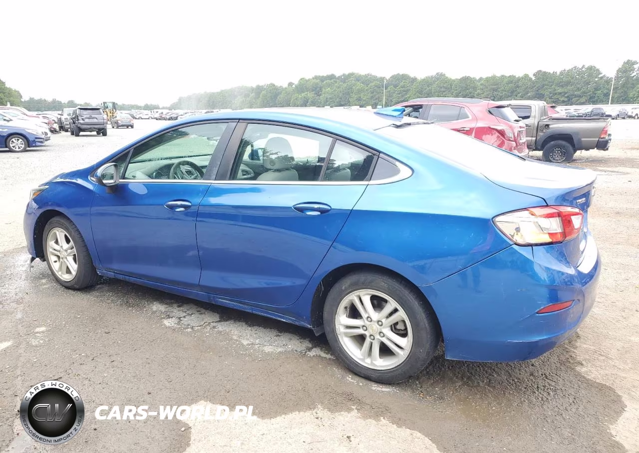 2018 Chevrolet Cruze Lt VIN:1G1BE5SM2J7173043 - 2