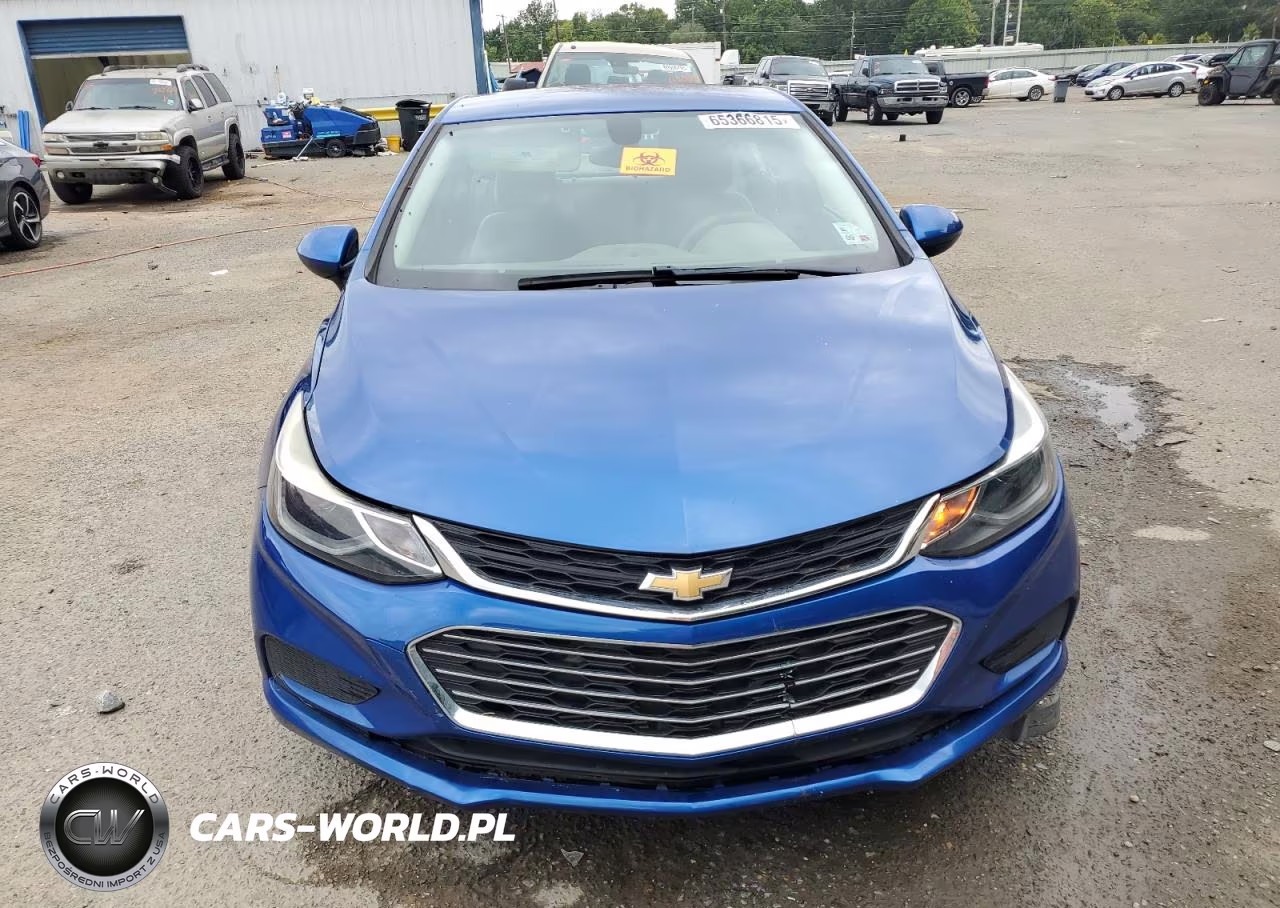 2018 Chevrolet Cruze Lt VIN:1G1BE5SM2J7173043 - 5