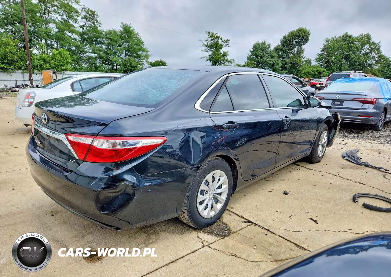 2017 Toyota Camry Le VIN:4T1BF1FKXHU799551 - 3