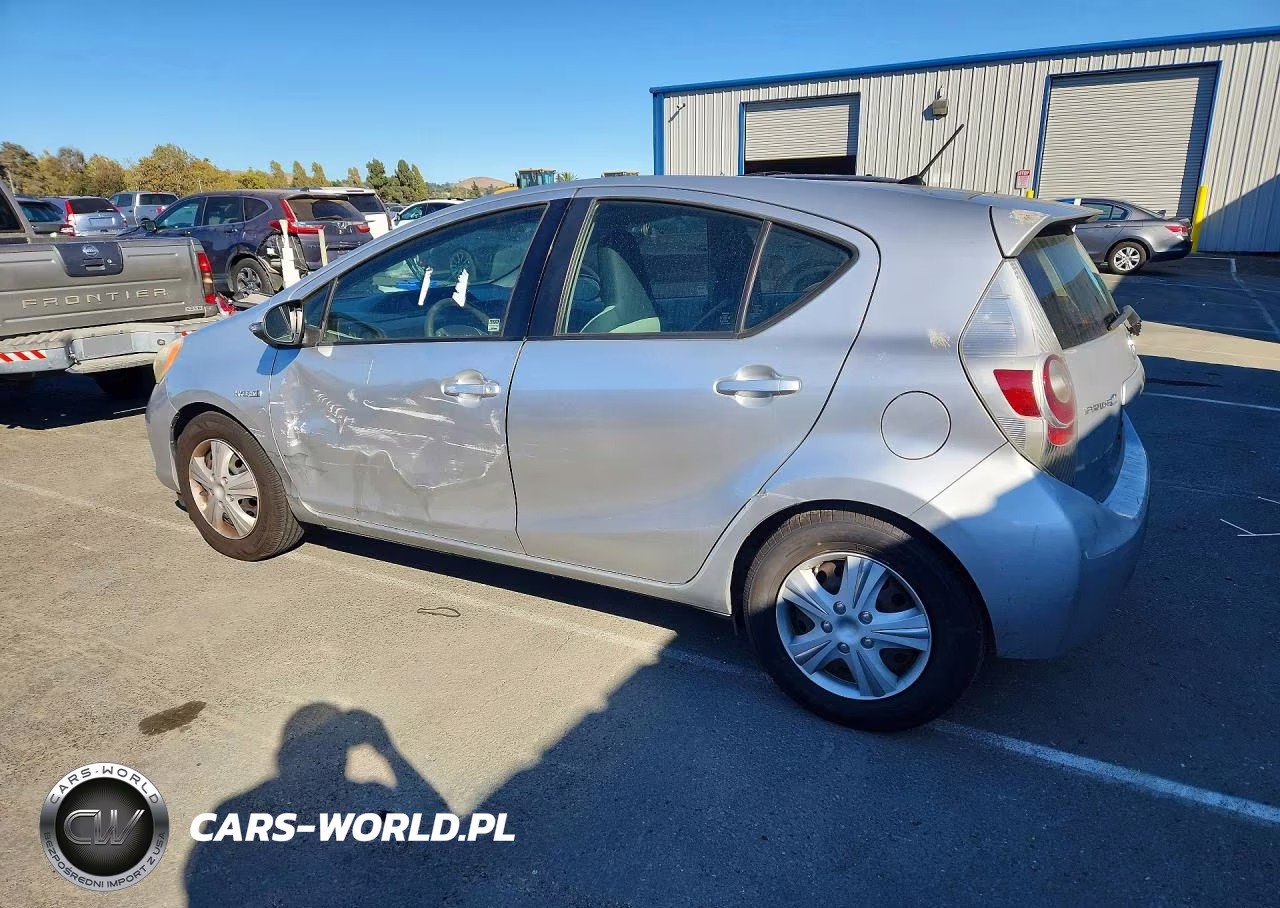 2013 Toyota Prius C One VIN:JTDKDTB34D1051863 - 2