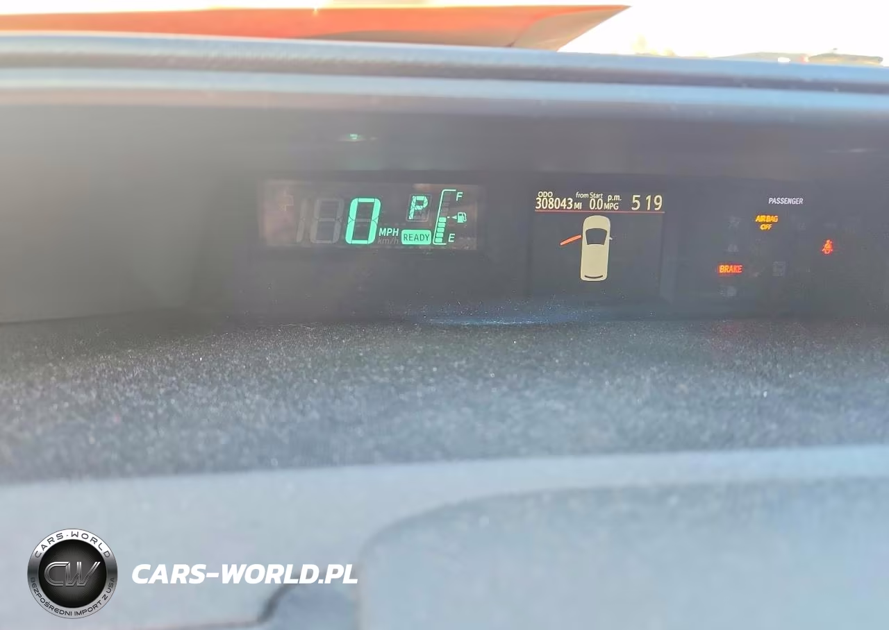 2013 Toyota Prius C One VIN:JTDKDTB34D1051863 - 9